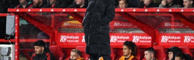 滕哈赫依然满嘴信心，但好像连他也忍不了安东尼了