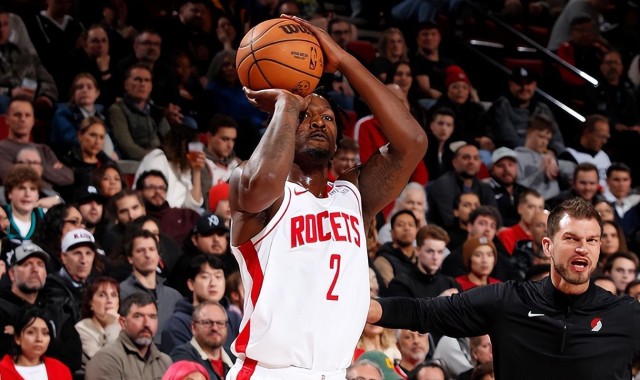 体育娱乐-每场只能打15分钟！火箭重金签下这位3D锋线的意义到底是什么？