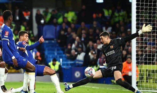 切尔西维拉门神斗法，大马丁还是蓝军叹息之墙