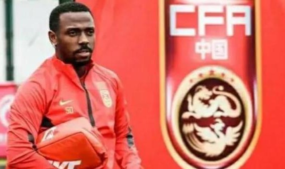 鲁媒：费南多已抵达济南试训 能否留下需综合评估