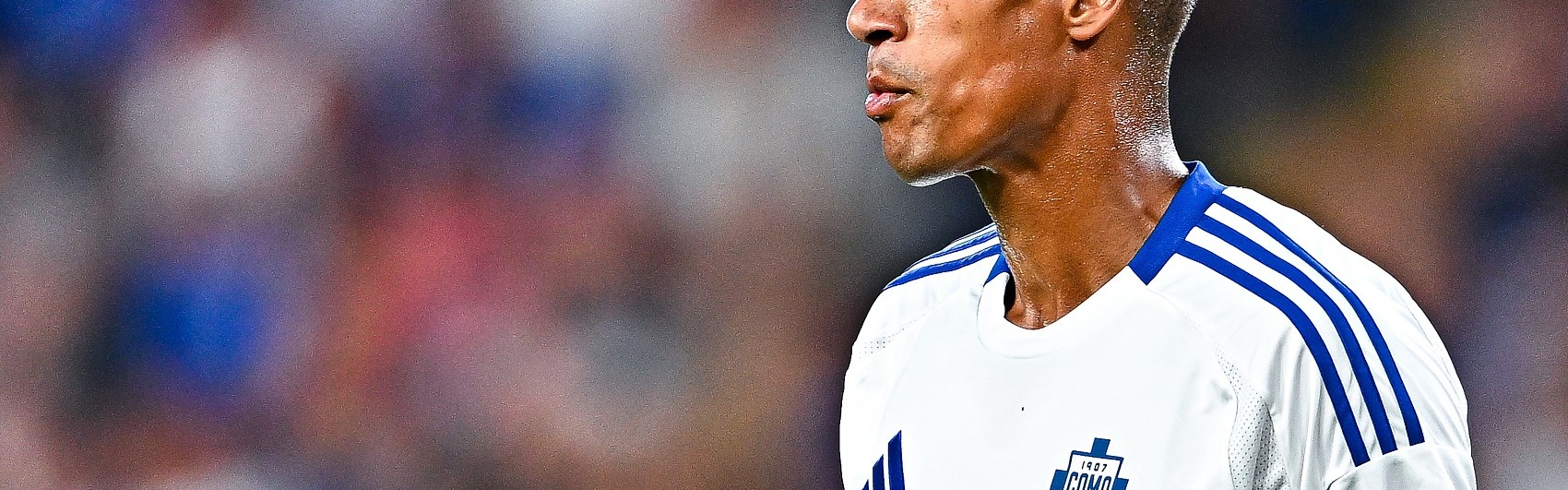 体育娱乐-31岁因伤退役！瓦拉内：20岁时右膝重伤，左膝受伤后难以找到平衡