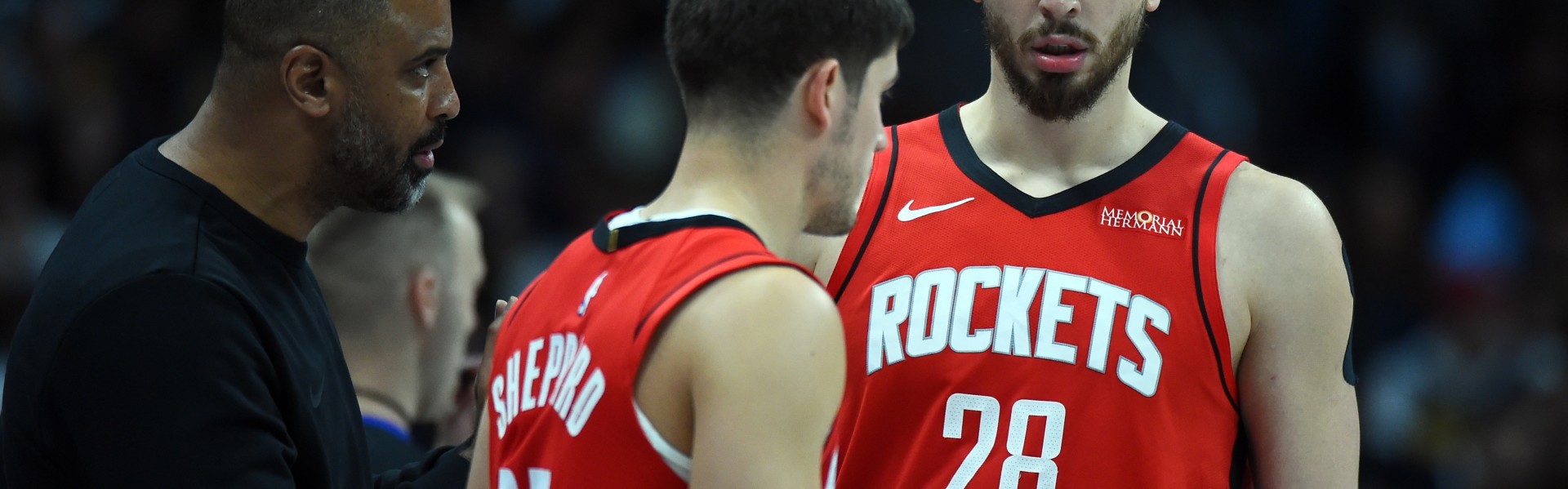 放空申京&amp;阿门5米！申谢两个防守黑洞 打火箭包夹KD先赢一半？