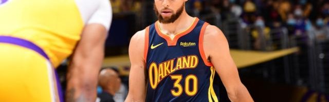 开云体育-面对窒息围剿射下37分 无解库里险些掀翻卫冕冠军