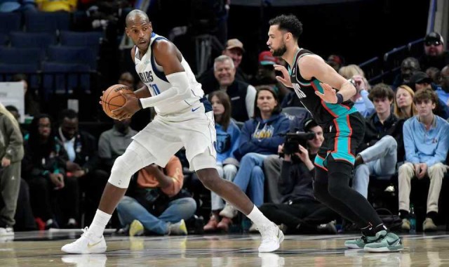 中国体育-拒绝横扫！独行侠灭灰熊终结8连败 米神35+8三分加盟新高