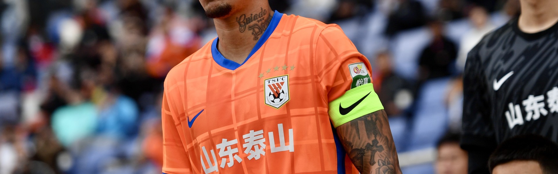 鲁媒：克雷桑已抵达中国，泰山队教练组给彭啸、陈泽仕一周假期