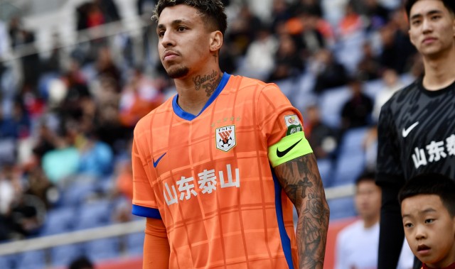 鲁媒：克雷桑已抵达中国，泰山队教练组给彭啸、陈泽仕一周假期