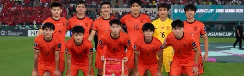 kaiyun sports-U23国足回国！获献鲜花花环 大量球迷热情接机：欢迎英雄凯旋归来